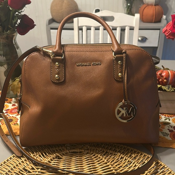 Michael kors  satchel - Picture 1 of 4